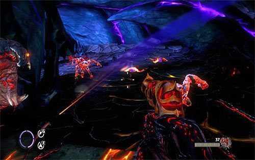 Do staczanych walk dołączą wkrótce darklingi, przy czym zabija się je równie łatwo jak ich odpowiedniki z poprzednich walk z bossami - Heart Of Darkness | Opis przejścia The Darkness II - The Darkness II - poradnik do gry