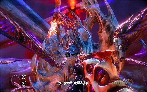 Możesz już zbliżyć się do Jenny i powtórzyć opisane wcześniej czynności (wciśnięcie klawisza Q i rytmiczne wciskanie klawisza E) z drugim wiązaniem - Heart Of Darkness | Opis przejścia The Darkness II - The Darkness II - poradnik do gry