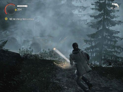 Gdy dojdziesz do latarni, poczekaj aż zregeneruje Ci się energia, weź z pobliskiej skrzynki baterie i amunicję, a następnie ruszaj dalej - Alan Wake: Przebudzenie w środku koszmaru | Odcinek 1- Koszmar | Solucja - Alan Wake - poradnik do gry