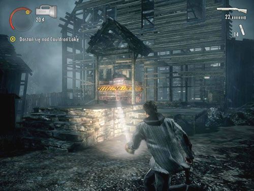 Popchnij znajdujący się nieopodal wagonik i przeszukaj budynek, w którym się znajdziesz - Alan Wake: W drodze nad Cauldron Lake (2) | Odcinek 6- Odjazd | Solucja - Alan Wake - poradnik do gry