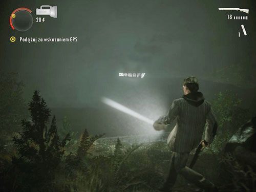 Kiedy otworzy się hangar czym prędzej do niego wróć - na miejscu czeka na Ciebie niewielki komitet powitalny - Alan Wake: Odcinek specjalny 1- Sygnał (3) | Odcinki specjalne | Solucja - Alan Wake - poradnik do gry