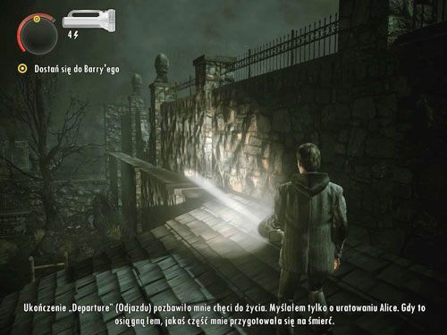 Wewnątrz znajdziesz słowa dodające baterie, amunicję oraz drabinę (climb) Wyjdź z pomieszczenia - tuż przy nim znajdziesz drabinę, wdrap się po niej na górę, a następnie przejdź po gzymsie dalej - Alan Wake: Odcinek specjalny 2- Pisarz (1) | Odcinki specjalne | Solucja - Alan Wake - poradnik do gry