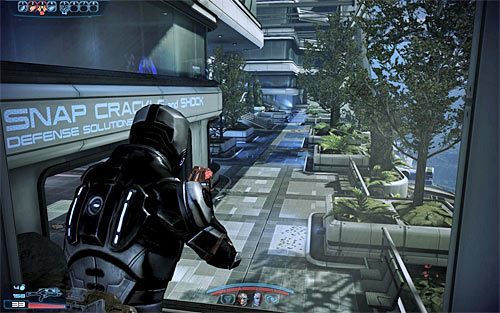 Żołnierze Cerberusa zablokują okoliczne przejście, tak więc skręć w prawo, przeskakując nad zniszczoną okiennicą - Mass Effect 3: Priorytet - Cytadela #2 - solucja, opis przejścia - Mass Effect 3 - poradnik do gry