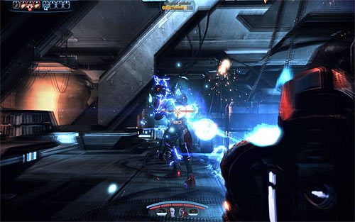 Po zlikwidowaniu pierwszego behemota ulecz swoich sojuszników i zmień w razie potrzeby lokalizację - Mass Effect 3: Priorytet, Rannoch - solucja, opis przejścia - Mass Effect 3 - poradnik do gry