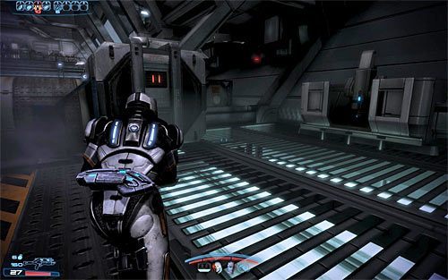 Zacznij od rozstawienia swojej drużyny za nowymi zasłonami, bo prom, przy którym domyślnie rozpoczyna się bitwę, jest bardzo złym miejscem, nie oferując praktycznie żadnych możliwości w kwestii prowadzenie skutecznego ostrzału - Mass Effect 3: Priorytet, Kwatera główna Cerberusa - solucja, opis przejścia - Mass Effect 3 - poradnik do gry