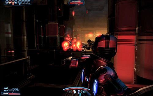 Gra po raz kolejny nie da Ci żadnego czasu na przygotowanie, bo niemal od razu po dotarciu w nowe miejsce znajdziesz się pod ostrzałem sił wroga - Mass Effect 3: Priorytet, Kwatera główna Cerberusa - solucja, opis przejścia - Mass Effect 3 - poradnik do gry