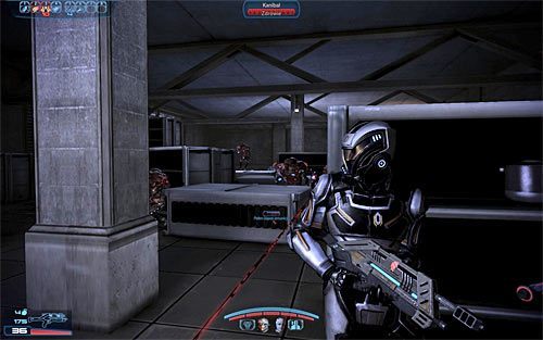 Rozstaw swoich podwładnych przy zniszczonej okiennicy, zaś sam przedostań się do wnętrza budynku i skręć w prawo - Mass Effect 3: Priorytet - Ziemia #2 - solucja, opis przejścia - Mass Effect 3 - poradnik do gry