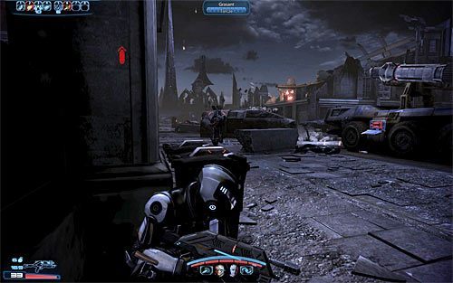 Zbliż się do baterii pocisków i przystąp do eksterminacji przebywających w tej okolicy kanibali oraz grasantów - Mass Effect 3: Priorytet - Ziemia #2 - solucja, opis przejścia - Mass Effect 3 - poradnik do gry