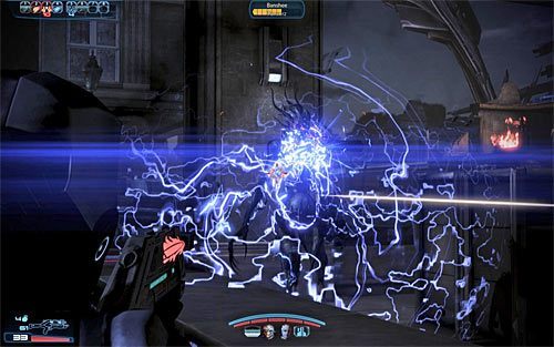 Kolejna niemiła niespodzianka jaka Cię teraz czeka to jednoczesne pojawienie się na polu walk dwóch nowych banshee - Mass Effect 3: Priorytet - Ziemia #2 - solucja, opis przejścia - Mass Effect 3 - poradnik do gry