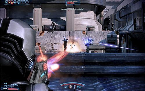 Podążaj liniowymi korytarzami, odnajdując po drodze ciężki pistolet [M-6 Kat I] - Mass Effect 3: Arrae - Byli pracownicy naukowi Cerberusa - solucja - Mass Effect 3 - poradnik do gry