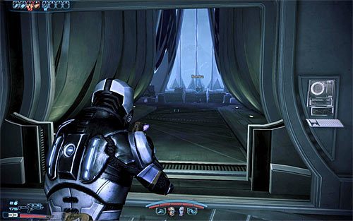 Zbadaj okolicę i udaj się w stronę znajdujących się na parterze niezbadanych jeszcze drzwi - Mass Effect 3: Kallini - Klasztor Ardat-Yakshi - solucja, opis przejścia - Mass Effect 3 - poradnik do gry