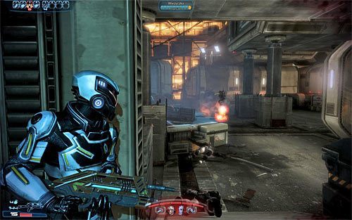 Wysłuchaj komunikatu od admirała Hacketta, po czym przystąp do eksploracji lokacji [Benning: Porwania Cerberusa] - Mass Effect 3: N7 - Porwania Cerberusa - solucja, opis przejścia - Mass Effect 3 - poradnik do gry