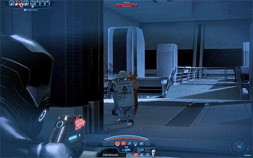 Gra wymusi teraz na Tobie oddelegowanie do zadania wyłączenia konsoli jednego z członków drużyny [150 PD] - Mass Effect 3: N7 - Baza myśliwców Cerberusa - solucja, opis przejścia - Mass Effect 3 - poradnik do gry