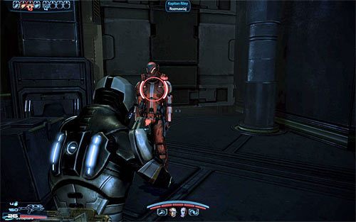 Po wysłuchaniu wstępnej rozmowy z Nyrkiem rozejrzyj się wokół miejsca startu, odnajdując fragment pancerza [Napierśnik Rosenkov Materials] i palmtop z planem leczenia (potrzebny do zaliczenia pobocznego questu Cytadela: Lekarstwo na poparzenia chemiczne) - Mass Effect 3: N7 - Reaktory paliwowe - solucja, opis przejścia - Mass Effect 3 - poradnik do gry