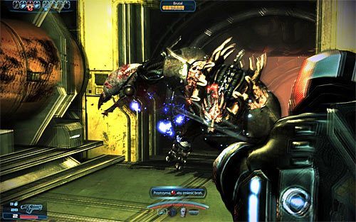 Od razu po podjęciu decyzji w sprawie przyznania ewentualnego wsparcia rozpoczniesz ostatnią już bitwę, w której oprócz znanych potworów weźmie także udział brutal - Mass Effect 3: N7 - Reaktory paliwowe - solucja, opis przejścia - Mass Effect 3 - poradnik do gry
