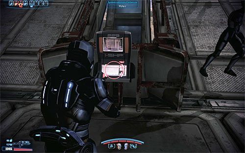 Radzę teraz zignorować aktualny cel misji i skupić się na zbadaniu CAŁEJ mapy, albowiem gra nie pozwoli na to po spełnieniu wszystkich założeń tego etapu - Mass Effect 3: N7 - Centrala komunikacyjna - solucja, opis przejścia - Mass Effect 3 - poradnik do gry