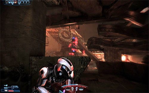 Uzupełnij zapasy amunicji i wznów przeprawę przez zrujnowane budynki - Mass Effect 3: Tuchanka, Pluton turian - solucja, opis przejścia - Mass Effect 3 - poradnik do gry
