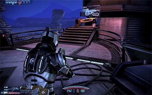 Zza zasłony wyjdź dopiero po wyeliminowaniu wszystkich gethów i poświęć kilka chwil na zbadanie tej okolicy - Mass Effect 3: Rannoch, Admirał Koris - solucja, opis przejścia - Mass Effect 3 - poradnik do gry