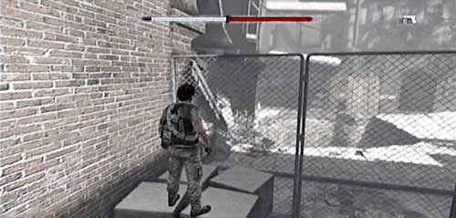 Okolica wokół jest całkowicie zniszczona, możesz spróbować przejść po pudełkach, przez siatkę ogrodzeniową tylko w jednym miejscu - Episode 2 - Home | I Am Alive - I Am Alive - poradnik do gry