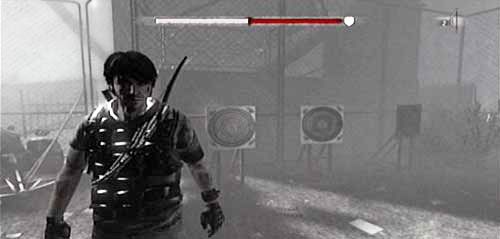 Przy strzelnicy znajdziesz strzałę, a obok, za stertą walizek apteczkę (FIRST AID KIT) - Episode 20, 21 - Perilous Streets, The Pier | I Am Alive - I Am Alive - poradnik do gry