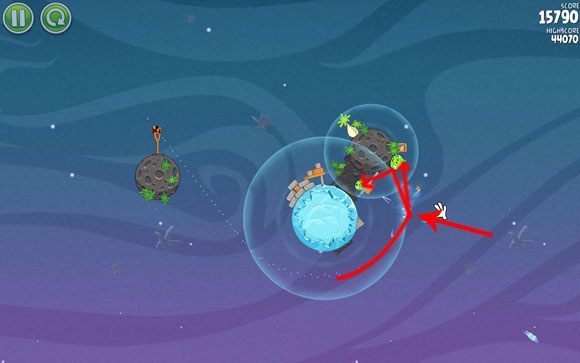 Drugiego ptaka wystrzel po niemalże identycznym torze - Level 2 - 6 | Cold Cuts | Angry Birds Space - Angry Birds Space - poradnik do gry