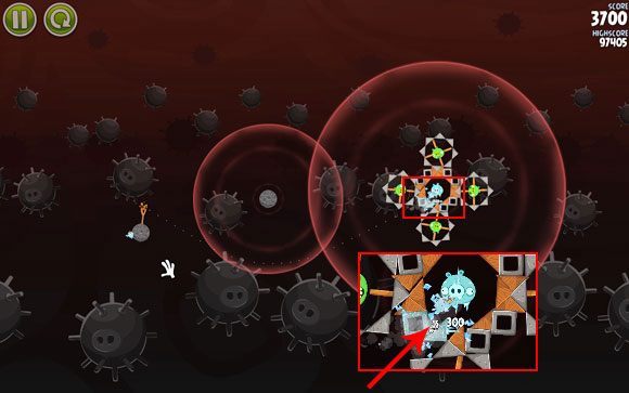 Dążysz do tego, aby przebić się do wnętrza całej konstrukcji zamrażając możliwie jak najwięcej - Level 3-4 | Danger Zone | Angry Birds Space - Angry Birds Space - poradnik do gry