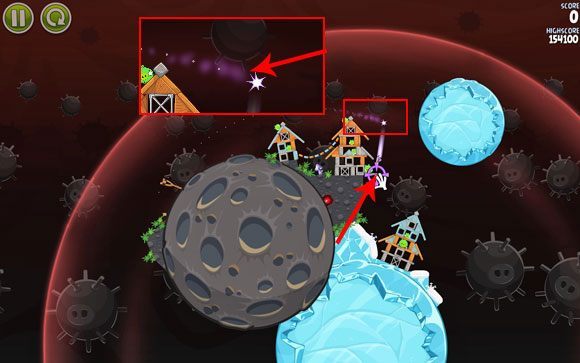 Kiedy ptak tylko przedostanie się za drugi domek zmień tor jego lotu w stronę końca zaznaczonego klocka - Level 3-7 | Danger Zone | Angry Birds Space - Angry Birds Space - poradnik do gry