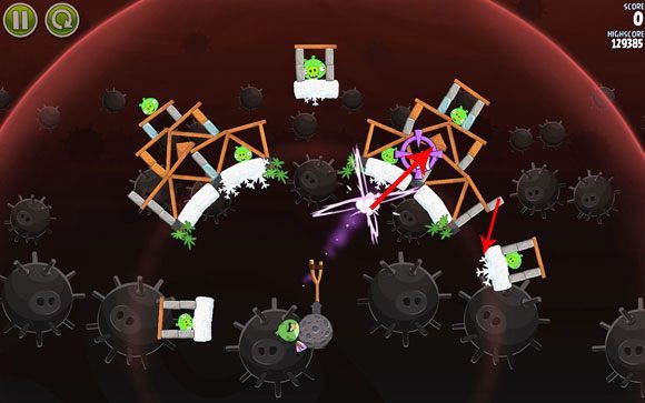 Ostatnim ptakiem zniszcz drugą konstrukcję (w zależności, którą wcześniej zniszczyłeś) - Level 3-15 | Danger Zone | Angry Birds Space - Angry Birds Space - poradnik do gry