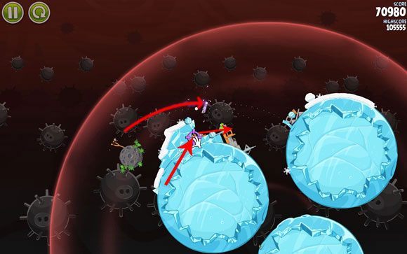 W efekcie powinno wszystko się zawalić i pozostaną Ci tylko dwie świnie do eliminacji - Level 3-25 | Danger Zone | Angry Birds Space - Angry Birds Space - poradnik do gry