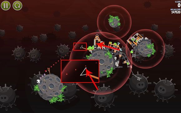 Pierwszy ptak, mimo, iż jest najsłabszy i nie zawsze dobrze wychodzi mu przebijanie się przez betonowe klocki, to tym razem musisz go wysłać w stronę właśnie takich - Level 3-27 | Danger Zone | Angry Birds Space - Angry Birds Space - poradnik do gry