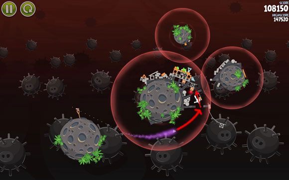 Jeśli wszystko poszło zgodnie z planem, ostatni ptak to tylko formalność - wyceluj go identycznie jak uprzednio, tym razem jednak uderzając nim w skrzynię z materiałami wybuchowymi - Level 3-27 | Danger Zone | Angry Birds Space - Angry Birds Space - poradnik do gry