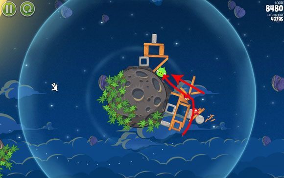 Ptak zaburzy konstrukcję, która runie na drugiego świniaka - Level 1 - 7 | Pig Bang | Angry Birds Space - Angry Birds Space - poradnik do gry