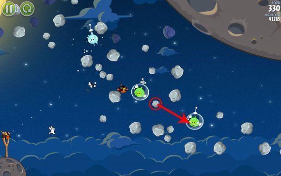 Powinien podlecieć tuż pod drugiego prosiaka i go również uderzyć - Level 1 - 15 | Pig Bang | Angry Birds Space - Angry Birds Space - poradnik do gry