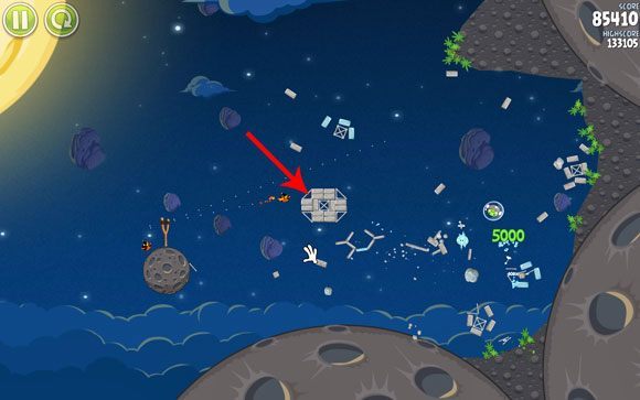 Nastąpi totalny chaos na planszy - nie przejmując się tym wystrzel drugiego ptaka w wyznaczone miejsce, po czym go zdetonuj - Level 1 - 17 | Pig Bang | Angry Birds Space - Angry Birds Space - poradnik do gry