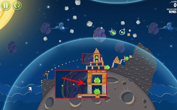 Wyceluj tor lotu ptaka w zaznaczoną na obrazku drewnianą kładkę, po czym zdetonuj ptaszynę na moment przed uderzeniem - Level 1 - 19, 20, 21 | Pig Bang | Angry Birds Space - Angry Birds Space - poradnik do gry
