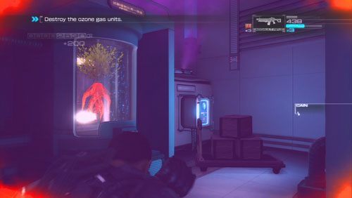 Drugi pojemnik znajdziemy po prawej stronie za robotami ochrony, które zniszczyliśmy na początku - Rozdział 3 Bad Ground (2) | Opis przejścia Binary Domain - Binary Domain - poradnik do gry