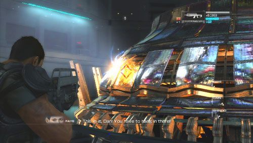 Gdy już zlokalizujemy rdzeń, rozbijamy pancerz go osłaniający i posyłamy mu serię z karabinu - Rozdział 5 Intelligent Artifice (1) | Opis przejścia Binary Domain - Binary Domain - poradnik do gry