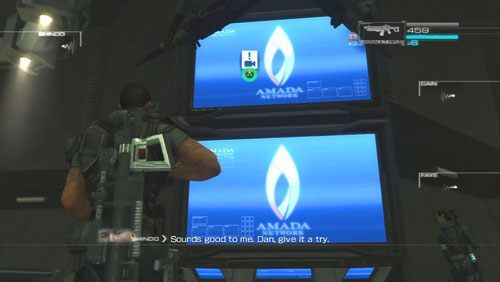 Po dokonaniu oględzin pomieszczenia podchodzimy do konsoli wyposażonej w spore monitory i próbujemy odszukać dane na temat Hollow Children [5] - Rozdział 5 Intelligent Artifice (3) | Opis przejścia Binary Domain - Binary Domain - poradnik do gry