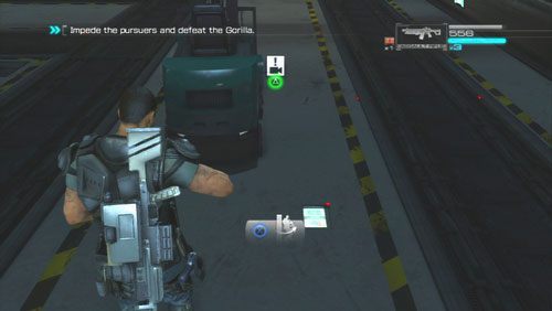 Nieczekająca aż bestia się podniesie biegniemy dalej korytarzem i rozglądamy się za wózkiem widłowym stojący po prawej stronie - Rozdział 4 | Bonusy (Secur-Com) Binary Domain - Binary Domain - poradnik do gry