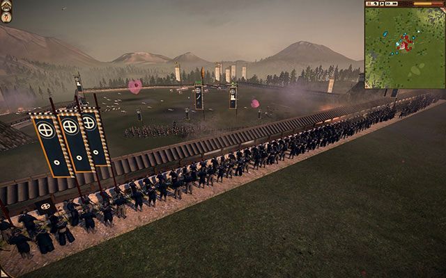 Nastroje wśród obrońców są optymistyczne - unoszące się w powietrzu różowe płatki kwiatów tylko to potwierdzają - Oblężenia | Bitwa na lądzie | SHOGUN 2 - Zmierzch Samurajów - Total War: SHOGUN 2 - Zmierzch Samurajów - poradnik do gry