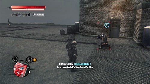 Dowódca stoi na dachu głównego budynku w lokacji [399, 269] i nie powinien on być przez nikogo pilnowany, tak więc możesz go od razu wchłonąć - 12 - Operation - Clockwork (2) | Misje Blacknet w Prototype 2 - Prototype 2 - poradnik do gry