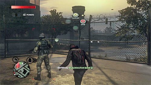 Zapoznaj się z krótką informacją na temat wskaźnika stanu zaalarmowania wrogów, po czym podejdź do stojącego niedaleko wartownika i go wchłoń (przycisk B i przycisk Y) - 5 - Brain Drain | Główny wątek fabularny Prototype 2 - Prototype 2 - poradnik do gry