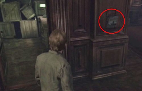 Znajdziesz się w bibliotece, gdzie zaraz po lewej stronie znajdziesz mapę - Misja główna - pierwsze piętro | Budenk Centennial | Silent Hill Downpour - Silent Hill: Downpour - poradnik do gry