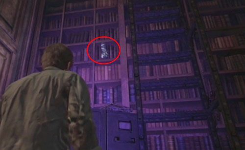 Przejdź na drugą stronę regału, gdzie stoi następna drabina, która umożliwi Ci przeczytanie następnej książki - Misja główna - pierwsze piętro | Budenk Centennial | Silent Hill Downpour - Silent Hill: Downpour - poradnik do gry