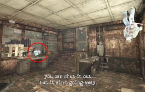 W końcu dojdziesz do pomieszczeni, w którym znajdziesz się na suficie - Misja główna - inny wymiar | Budenk Centennial | Silent Hill Downpour - Silent Hill: Downpour - poradnik do gry