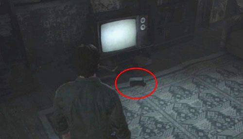 Oraz kolejny opcjonalny artefakt przed TV - Misja główna - II piętro szkoły | Klasztor | Silent Hill Downpour - Silent Hill: Downpour - poradnik do gry