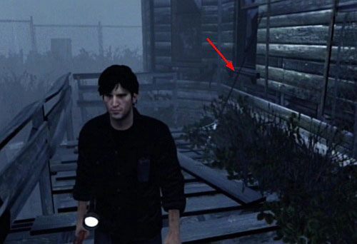 Przejdź przez dziurę i idź w prawo, gdzie na końcu znajdziesz opartą o ścianę Fishing Rod (Hard) (misja poboczna: Homeless) - Misje poboczne (1) | Silent Hill cz.4 | Silent Hill Downpour - Silent Hill: Downpour - poradnik do gry