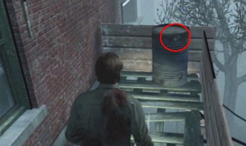 Na balkonie prowadzącym do bloku mieszkań, po opuszczeniu drabiny - Notki (1) | Notki | Silent Hill Downpour - Silent Hill: Downpour - poradnik do gry