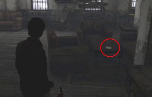 Idąc dalej znajdziesz drzwi po lewej stronie z otwierającą się małą kurtyną za nimi - Notki (3) | Notki | Silent Hill Downpour - Silent Hill: Downpour - poradnik do gry