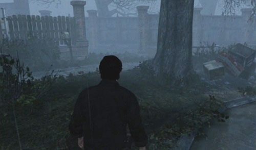 Kiedy dotrzesz do wyznaczonego miejsca po lewej stronie ulicy (przeciwnej do posterunku policji), znajdziesz przejście na podwórko - Misje poboczne (1) | Silent Hill cz.1 | Silent Hill Downpour - Silent Hill: Downpour - poradnik do gry